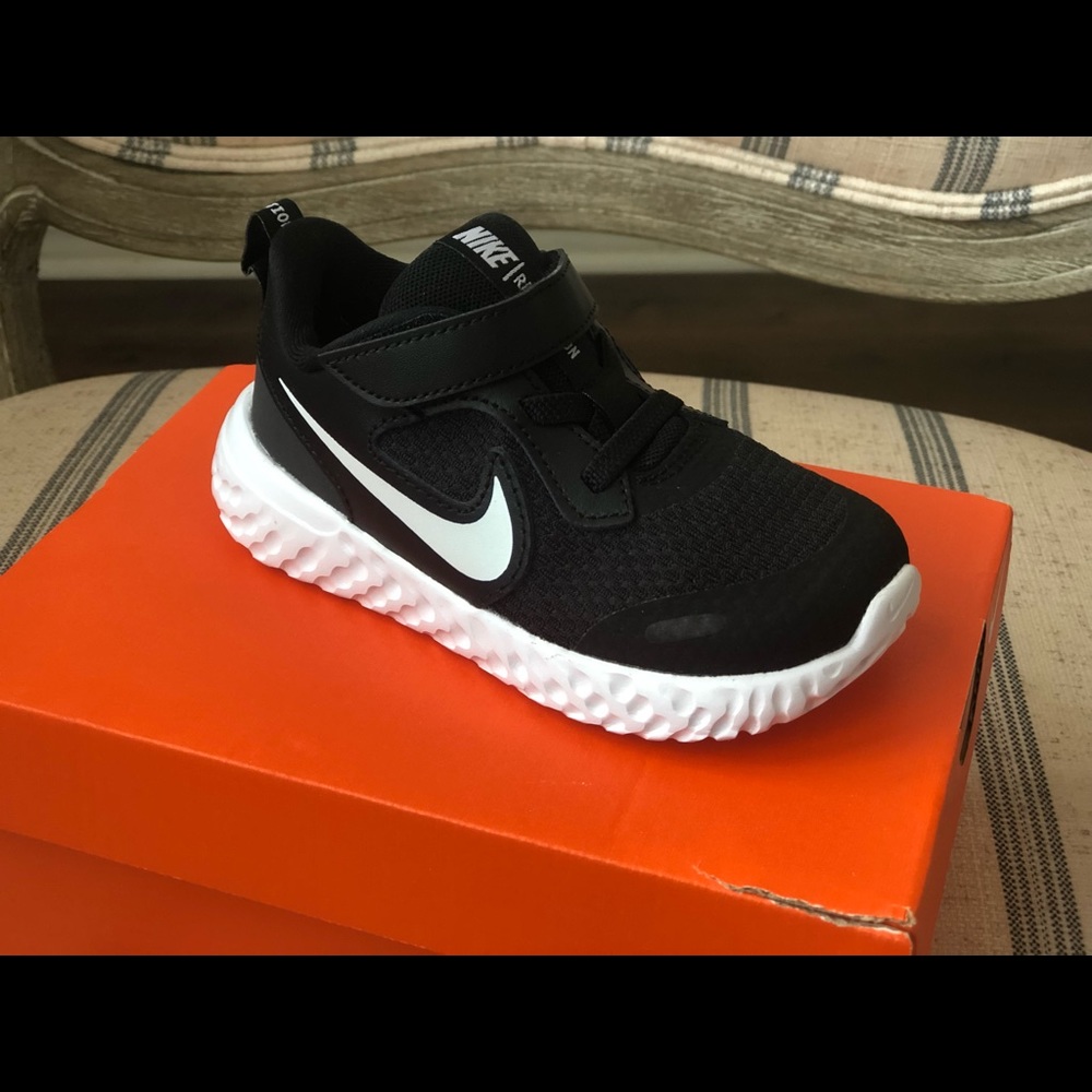 NWT Nike Revolution Toddler Black Shoes Size 8c